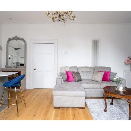 The Gilt Apartment Bath Bagian luar foto