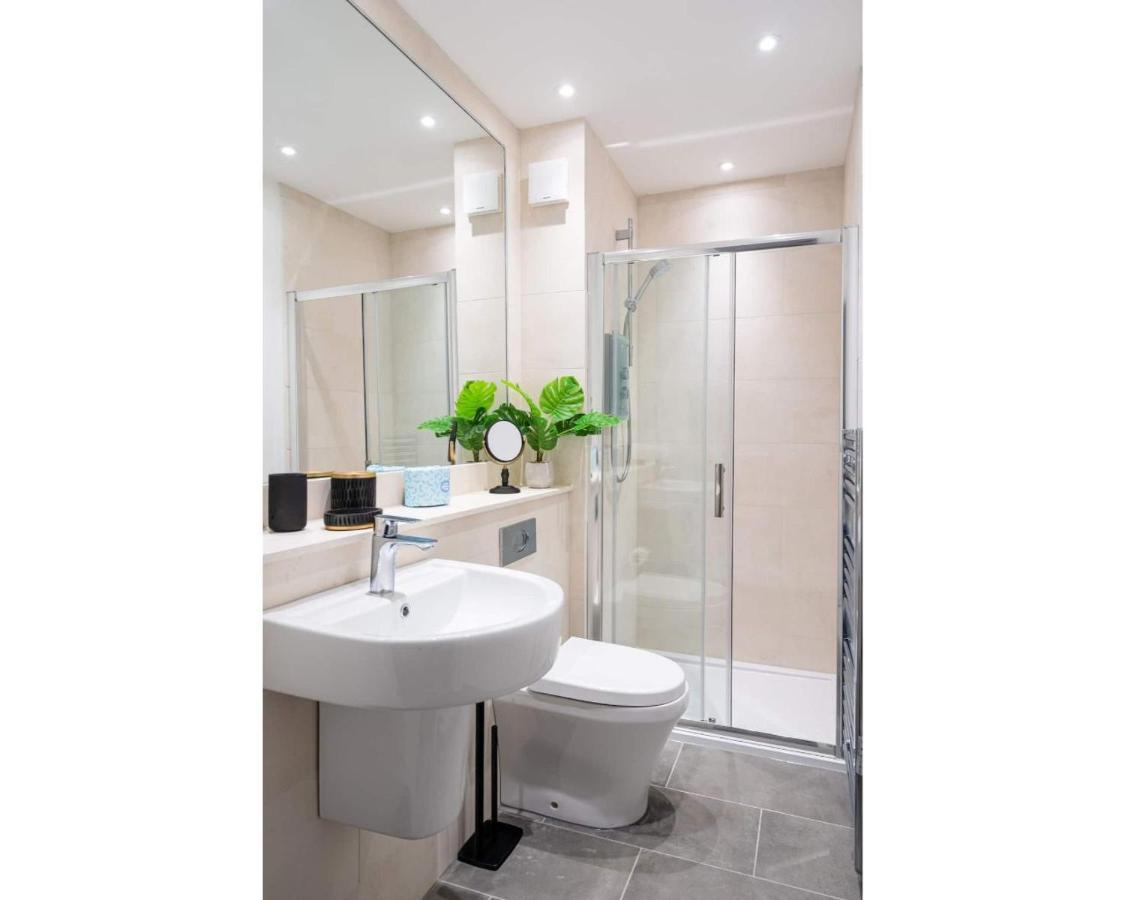The Gilt Apartment Bath Bagian luar foto